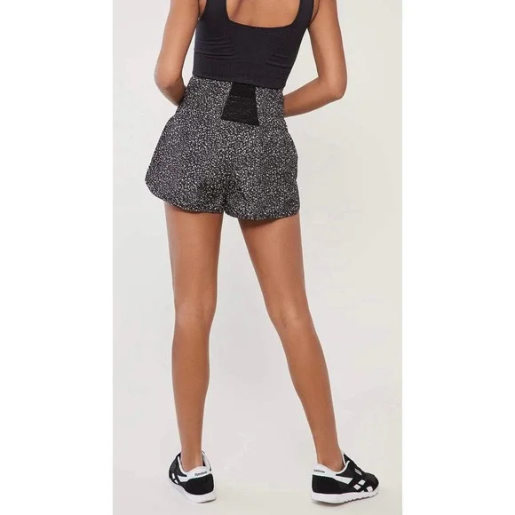 Free People FP Movement Way Home Leopard Shorts Size Small - Picture 2 of 5